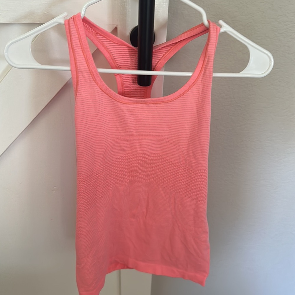 Lululemon tank size 4